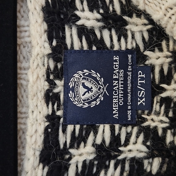 America Eagle Knit Christmas Sweater. - Picture 3 of 3